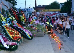 В самому центрі міста палали не лише свічки пам’яті, палали пам’яттю серця усіх, хто прийшов вшанувати тих, які здобули Велику Перемогу і мирне життя нашого міста й України